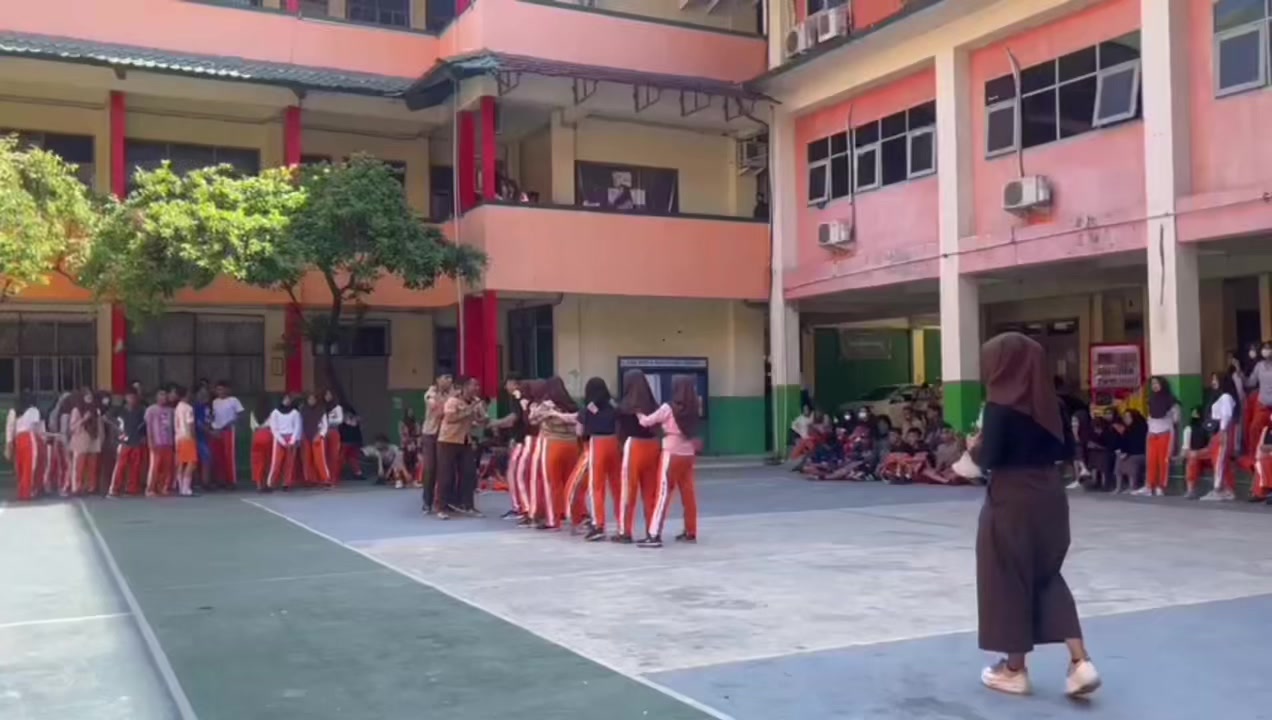 @EXSOTWEE