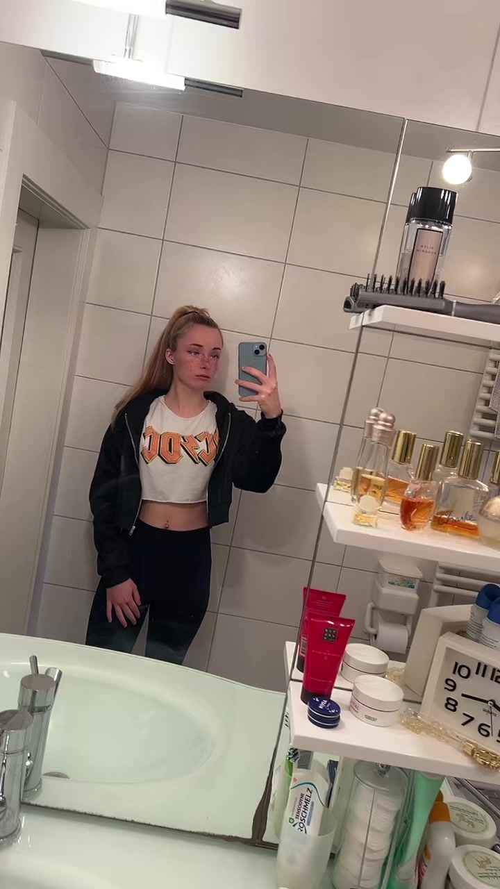 @Melina._2003