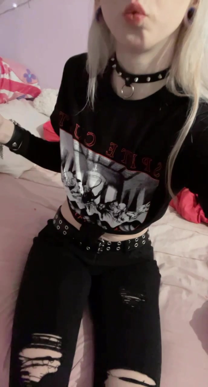 @<3