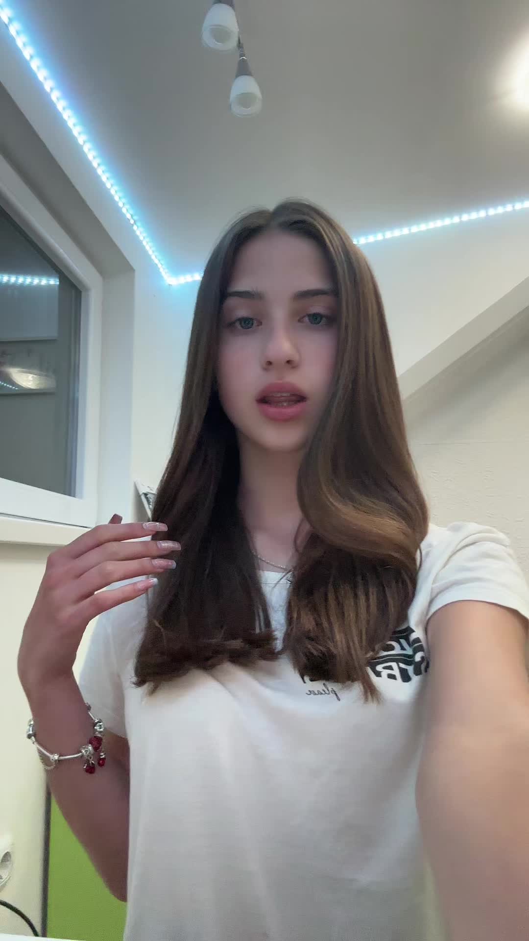 @𝐾𝑙𝑎𝑟𝑎 𝐽𝑎𝑚𝑛𝑖𝑘𝑎𝑟