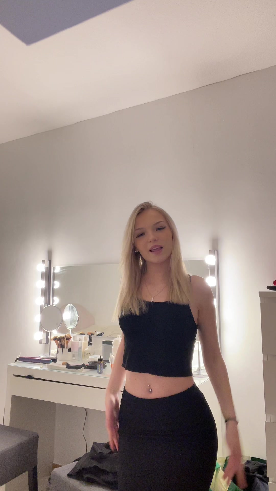 @Elina
