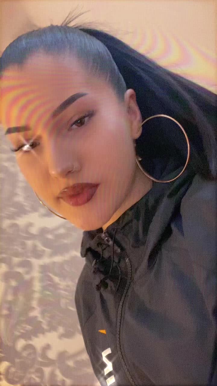 @🖤