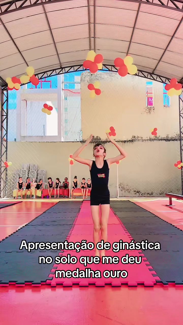 @Lara e L&iacute;via