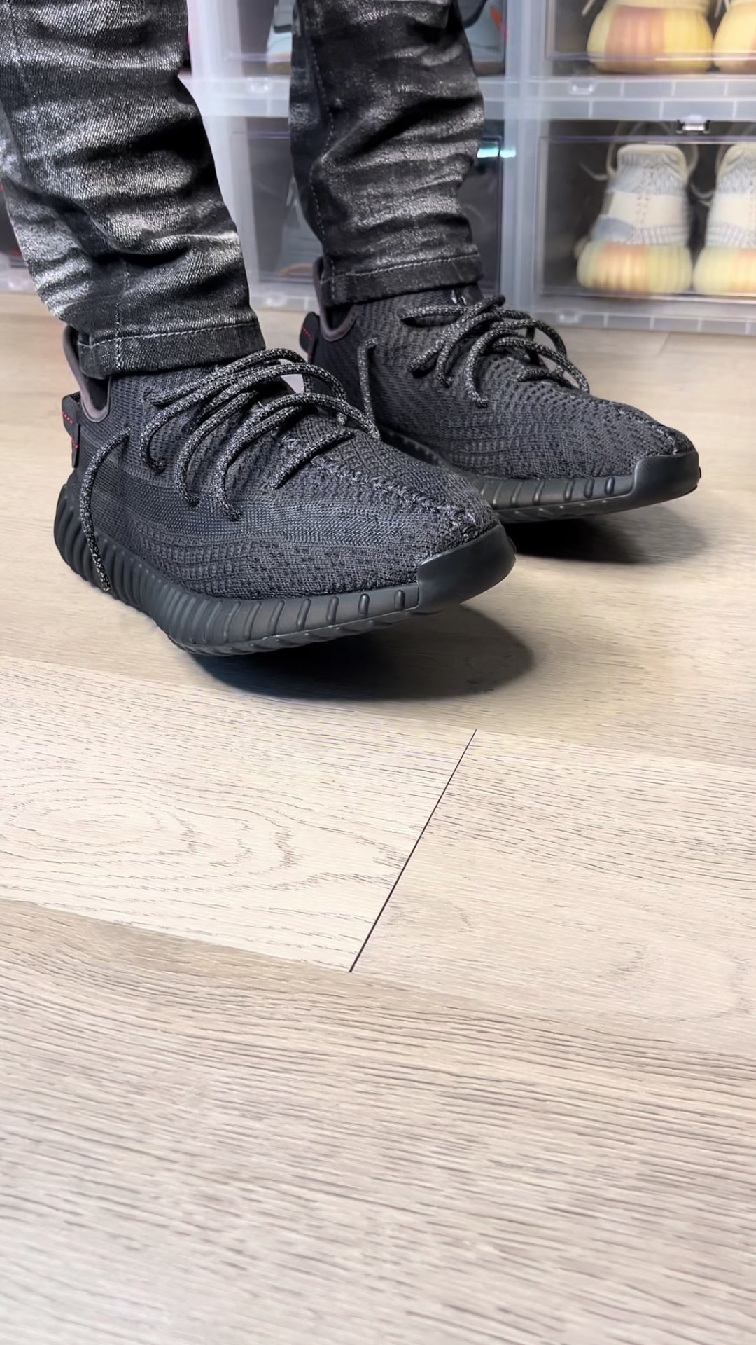 @MrSneakerWall
