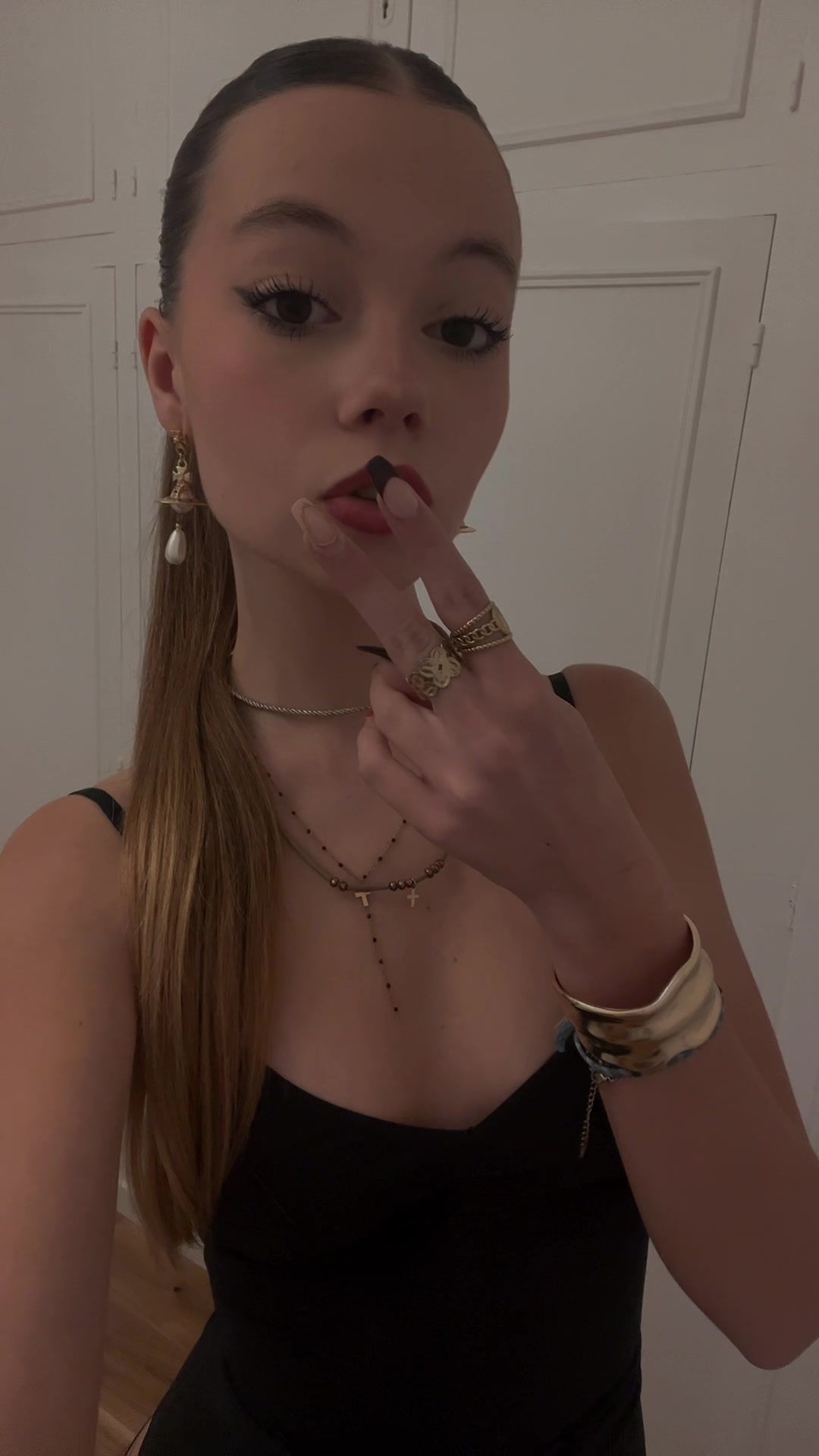 @✯