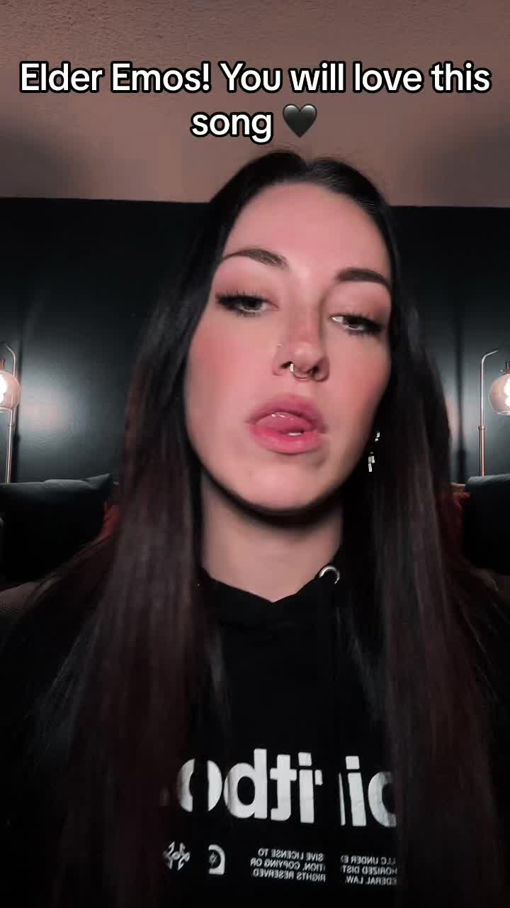 @Kat🖤