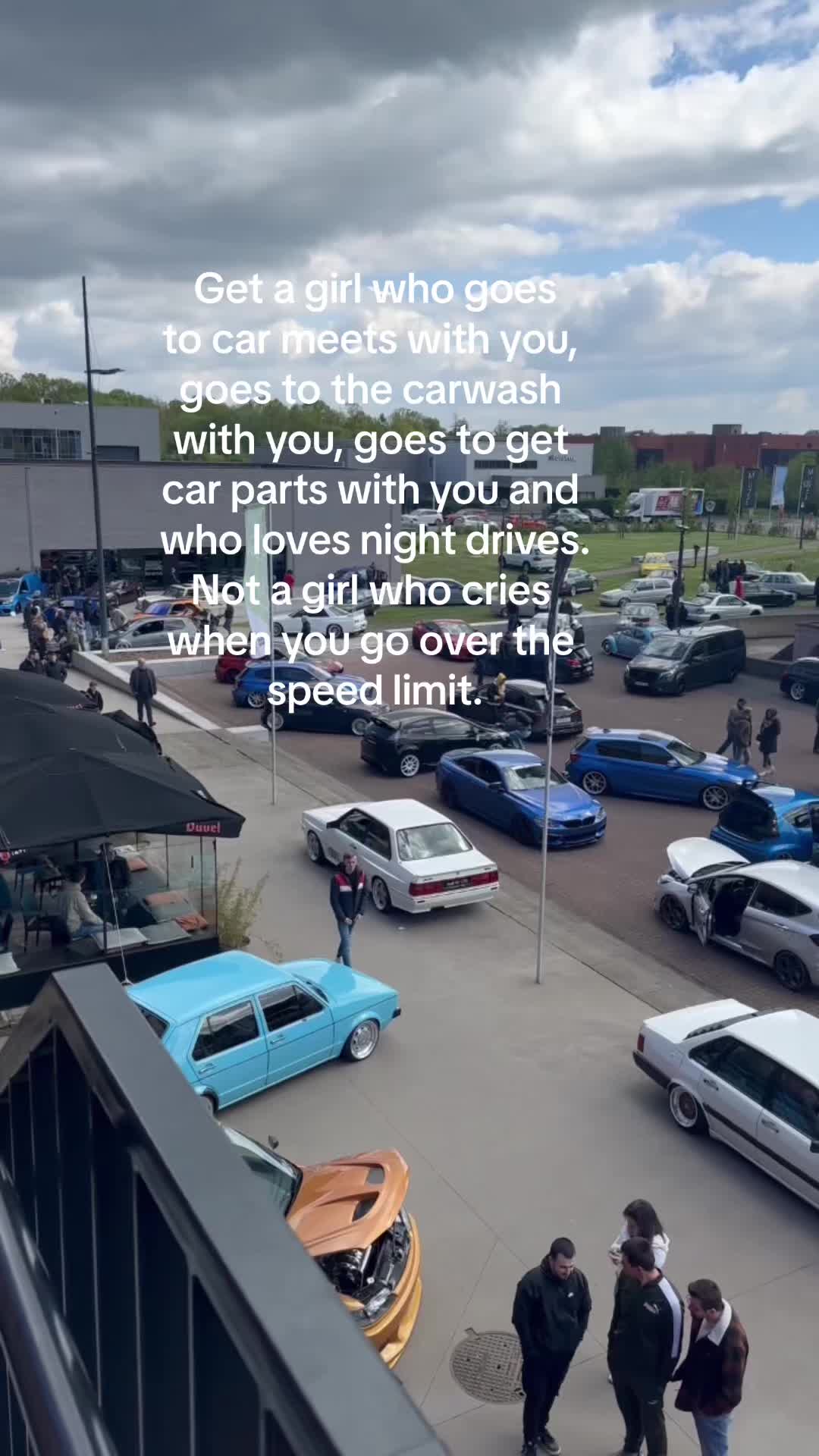 @metallic.bleu.stline