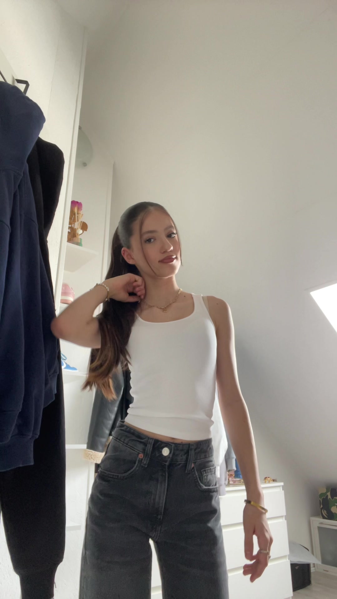 @𝐬𝐚𝐫𝐚