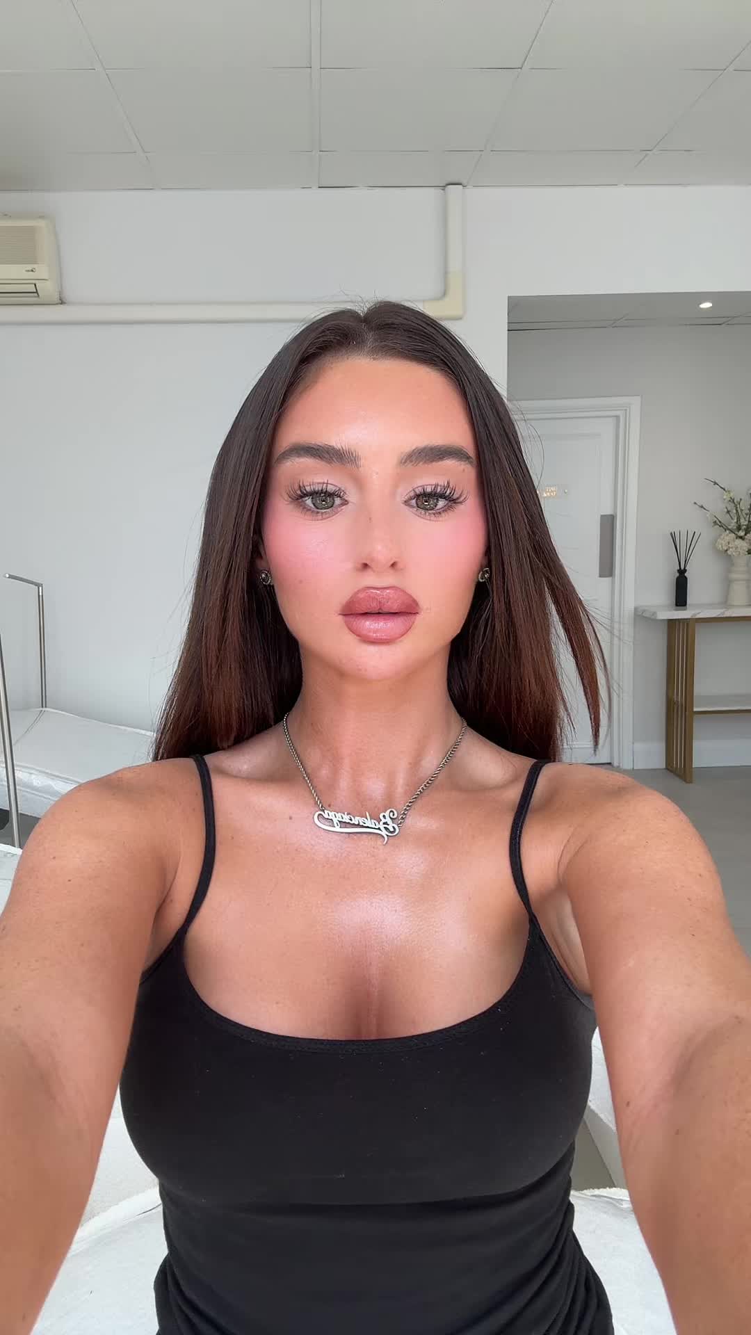 @isobelsimmmons