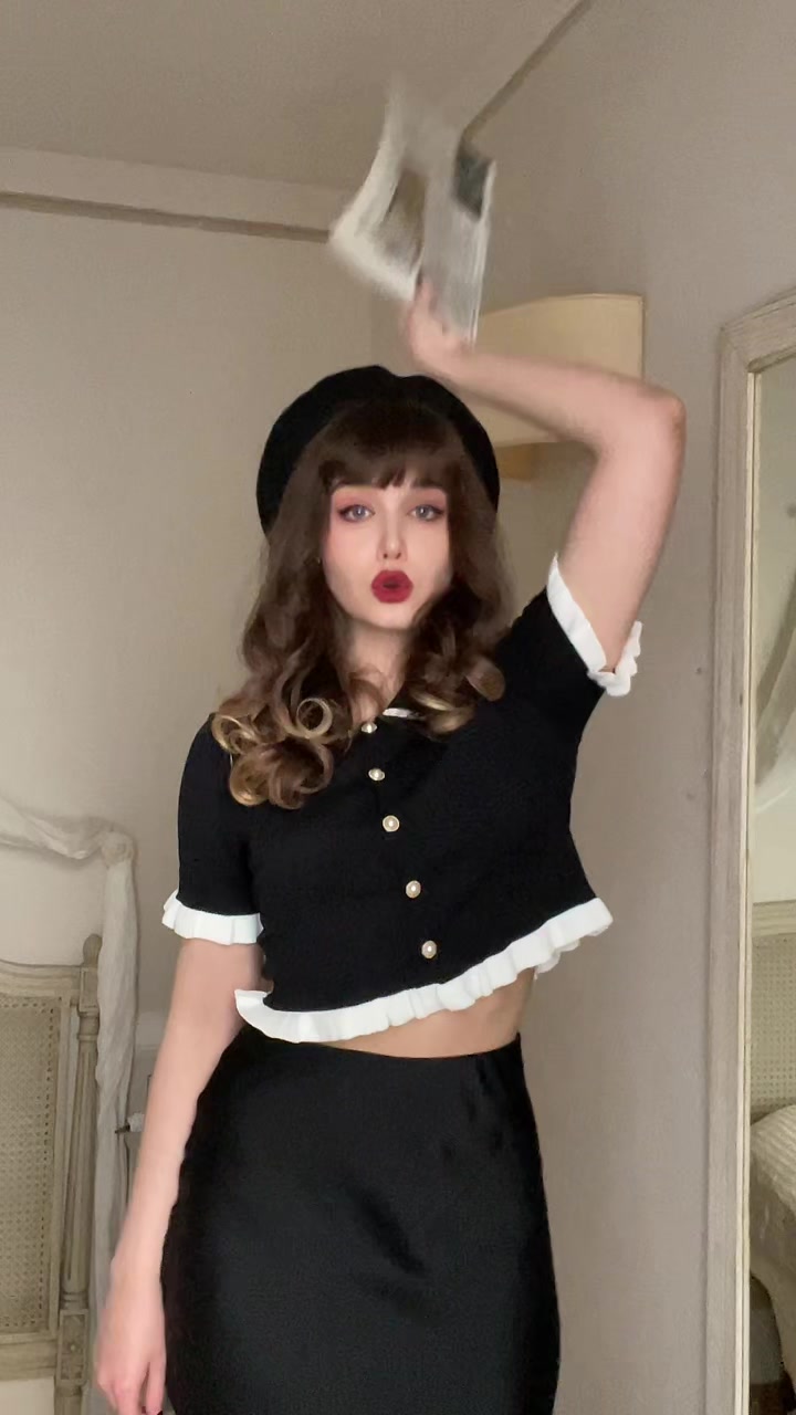 @𝑁𝑖𝑛𝑒𝑙𝑙𝑒.