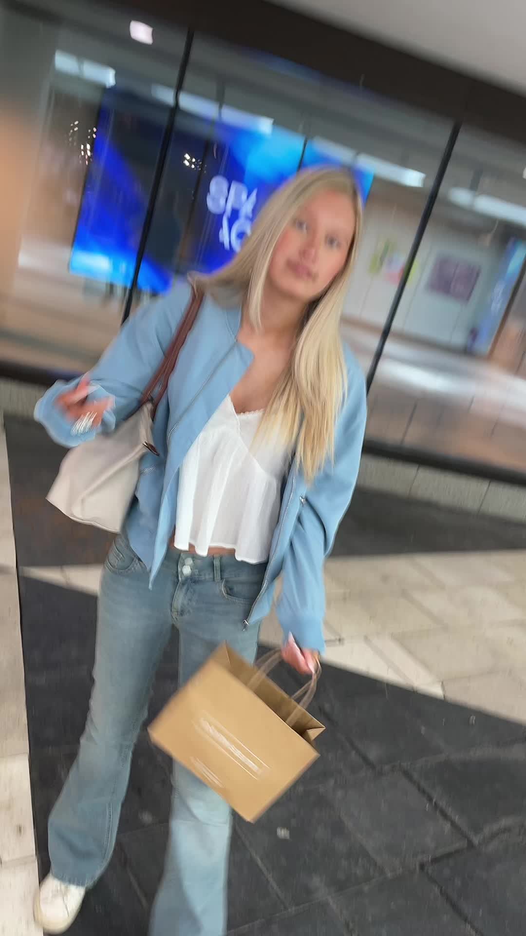 @Emsi Larsson👀