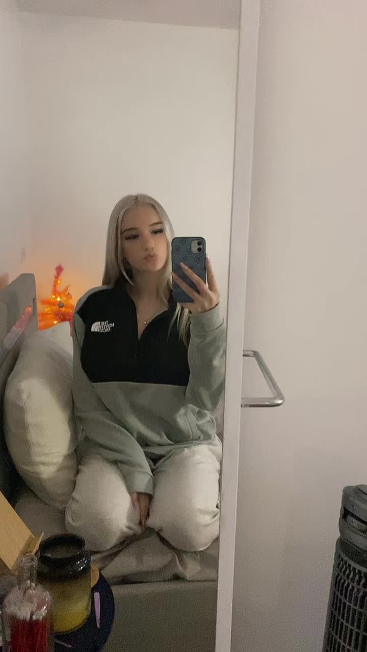 @Mia