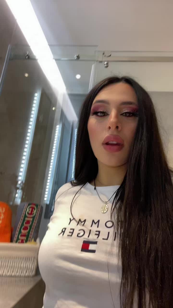 @𝓕𝓻𝓸𝓼𝓸𝓟𝓸𝓲𝓶𝓮𝓷𝓲𝓭𝓸𝓾