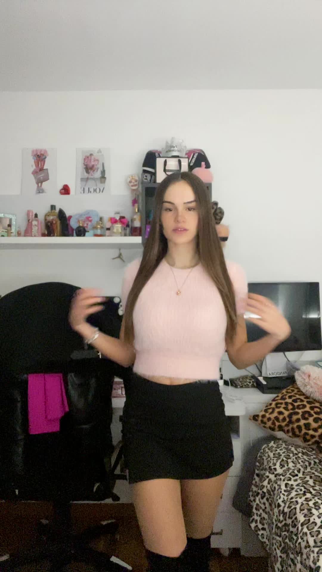 @claudia