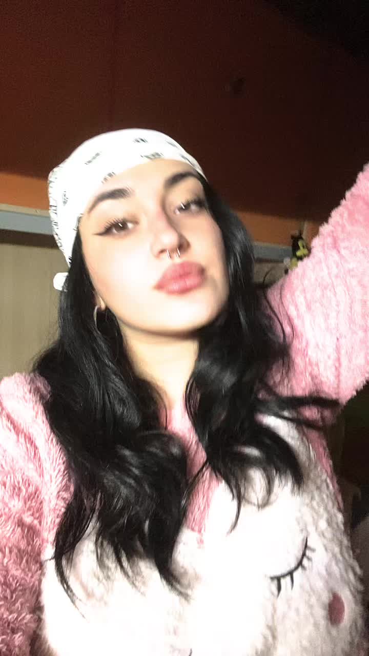 @🦋𝓒𝓱𝓲𝓪𝓻𝓪🦋