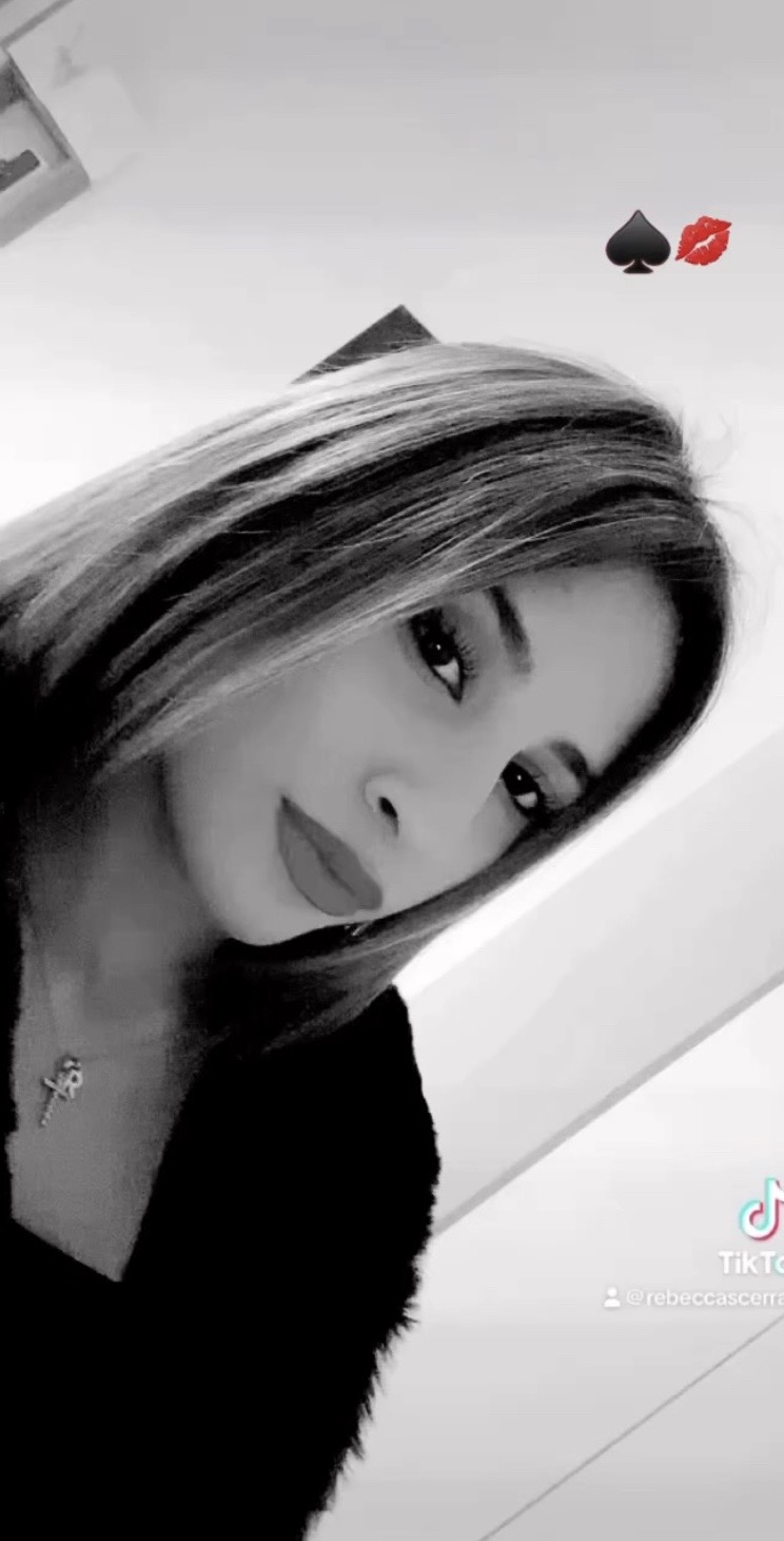 @__rebeccaa.s__