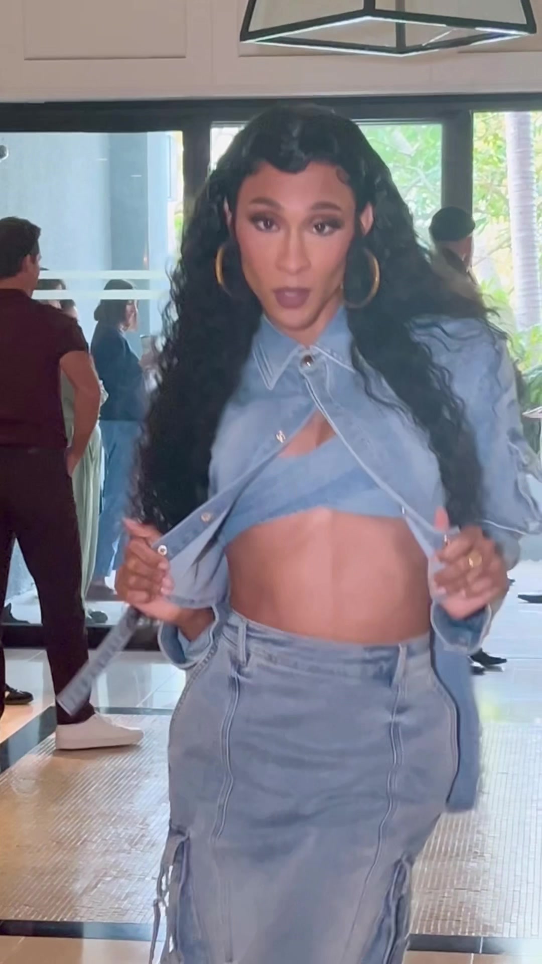 @Michaela Ja&eacute;