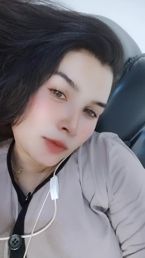 @&hearts;️A Queen Here&hearts;️
