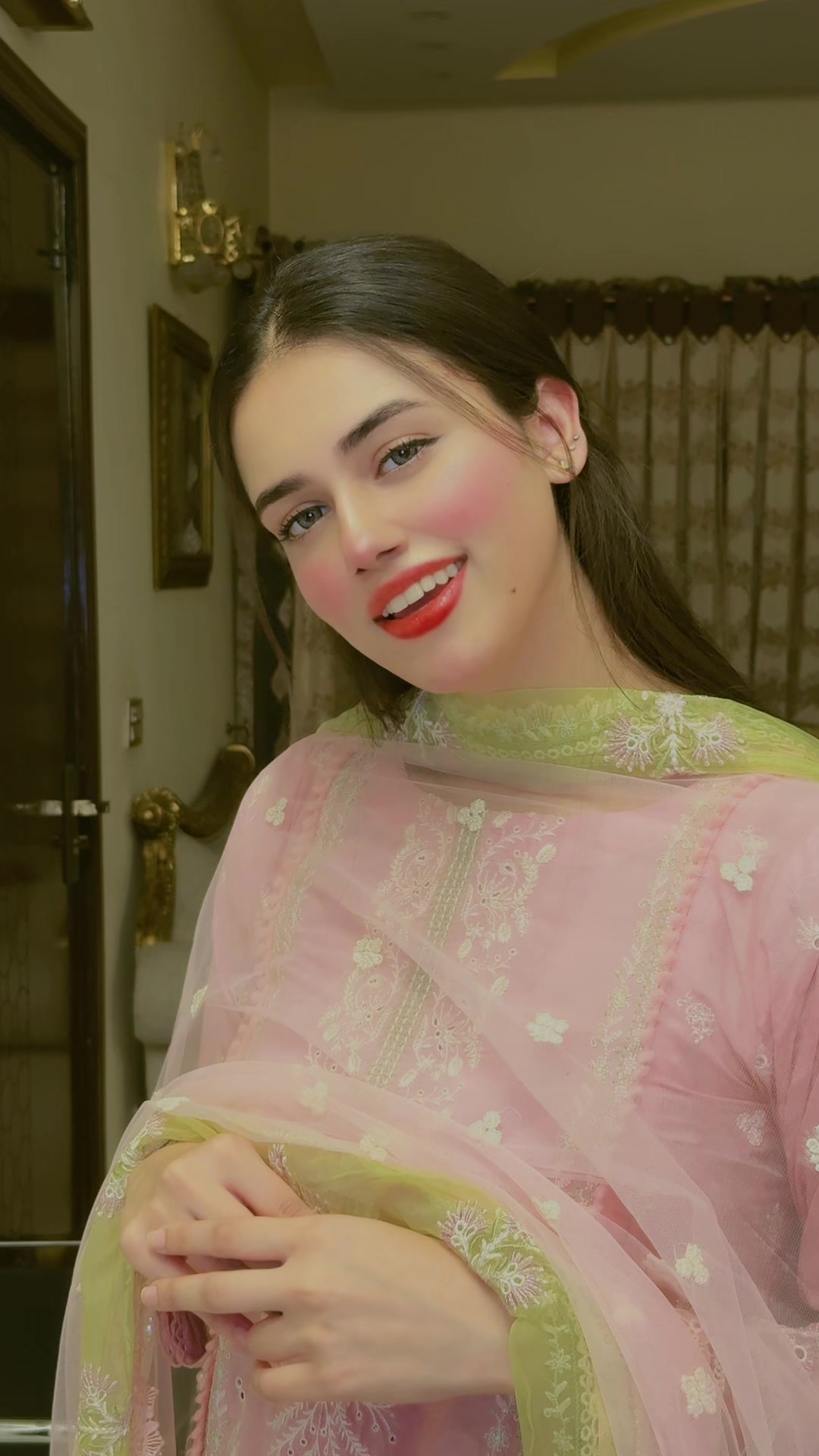 @Alina Amir