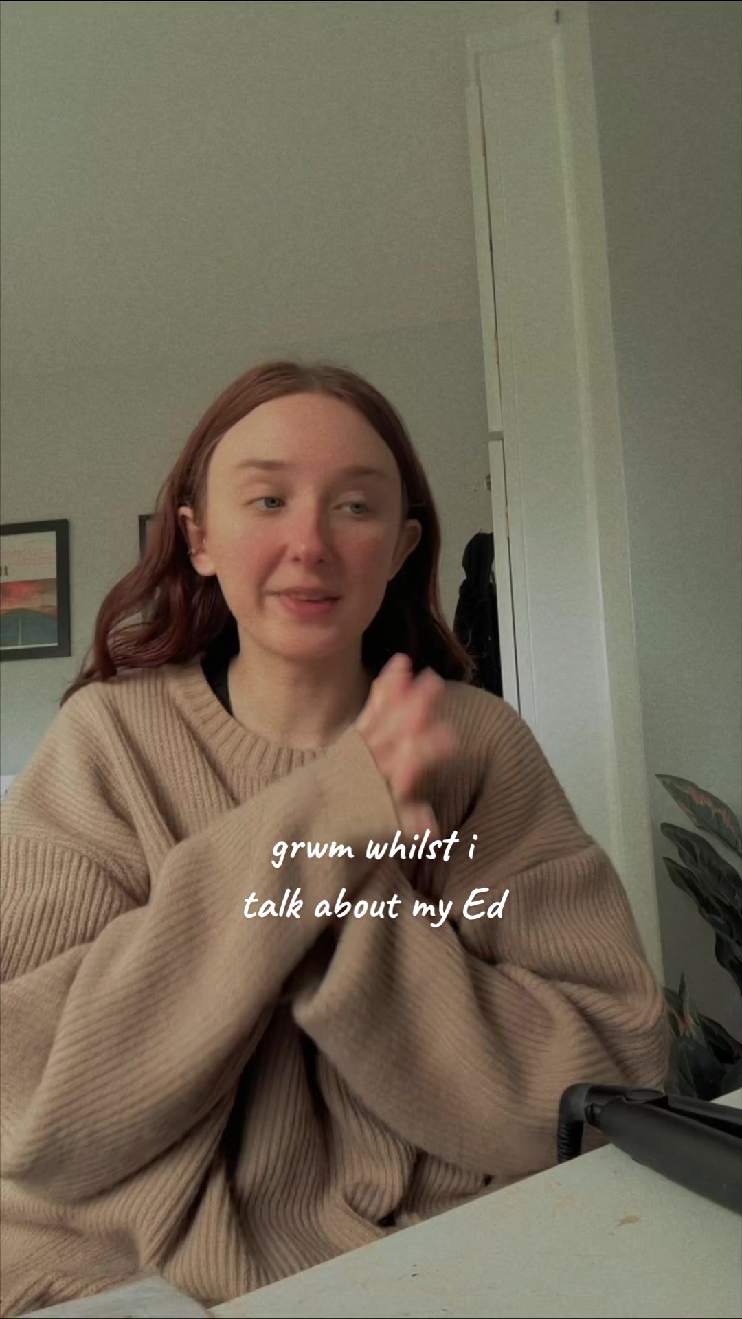 @hollsiann