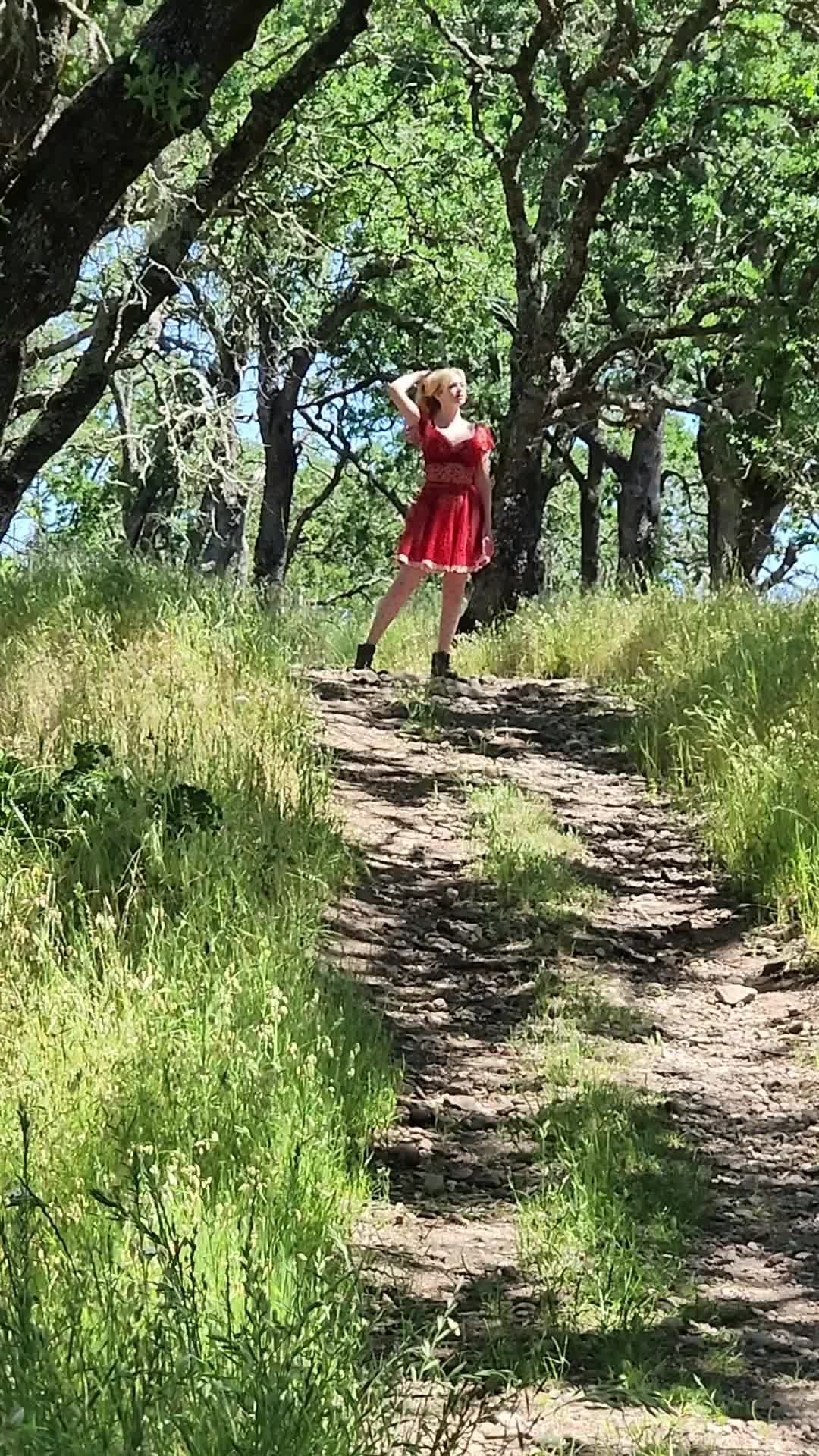 Dainty Rascal (@dainty.rascal.dancing) - Urlebird