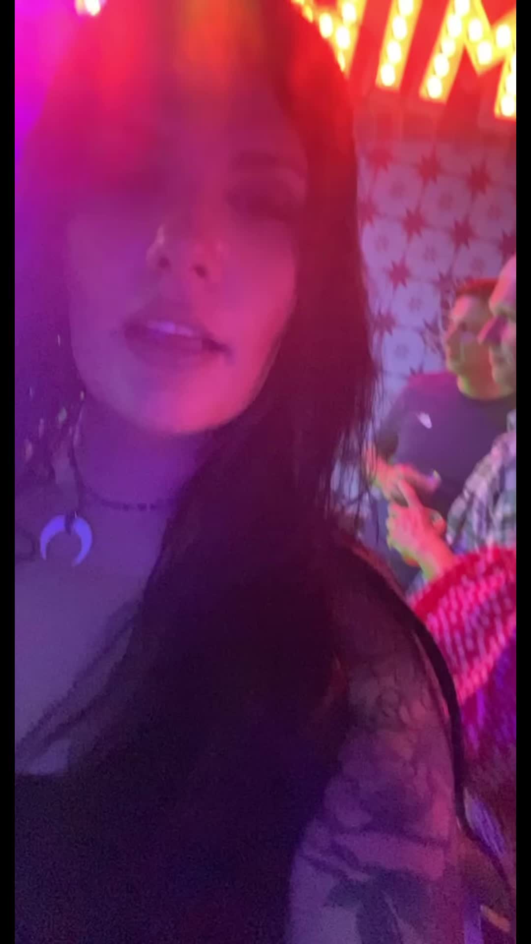 @🖤