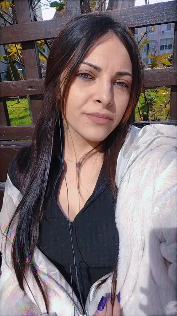 @Andreea🌹🖤
