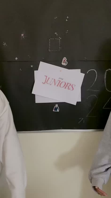 @🎓