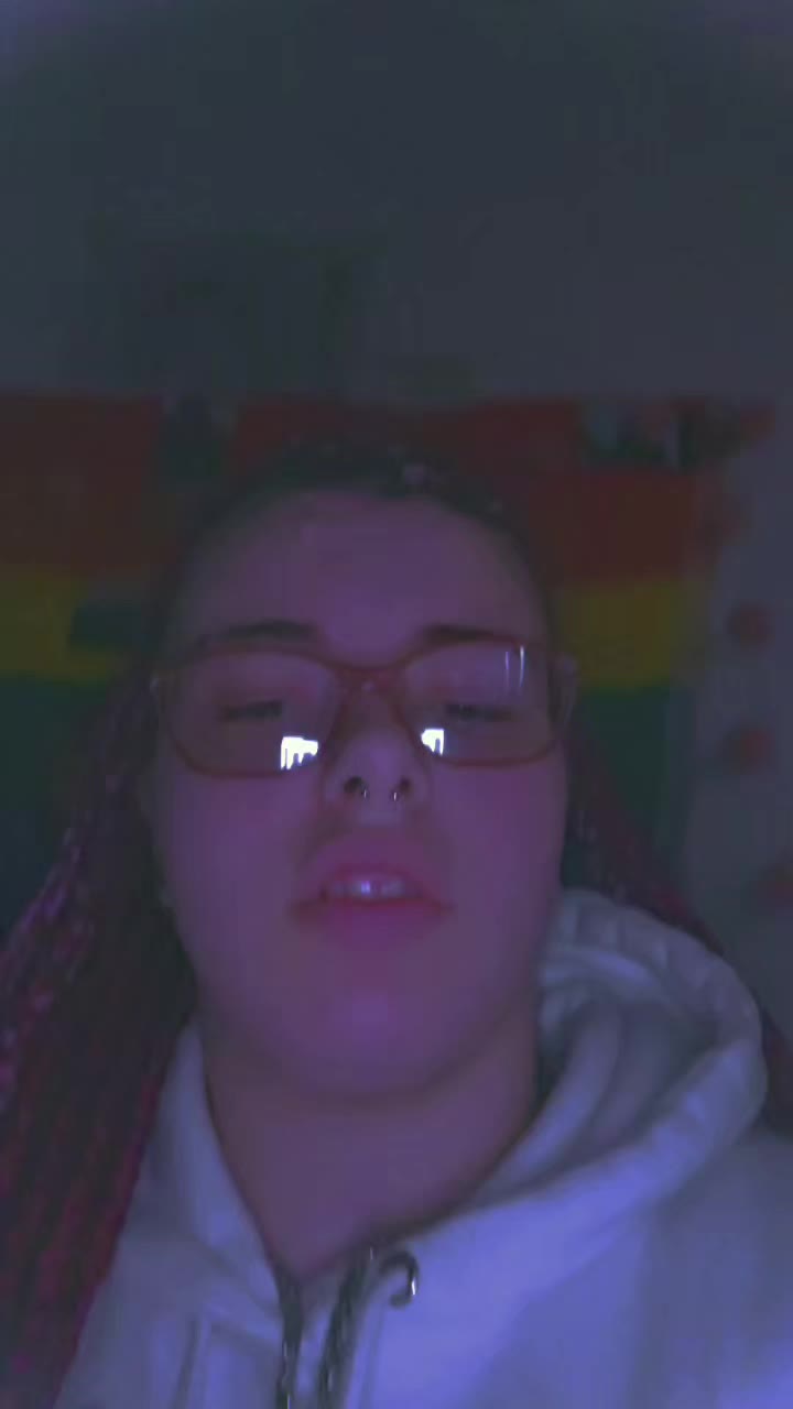 @Leann21_68🏳️&zwj;🌈♀️👭