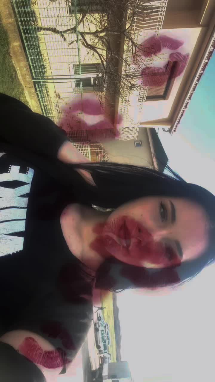 @🖤