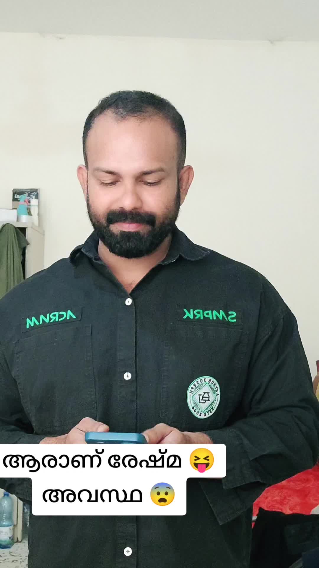 @👑തൊപ്പിക്കാരൻ👑