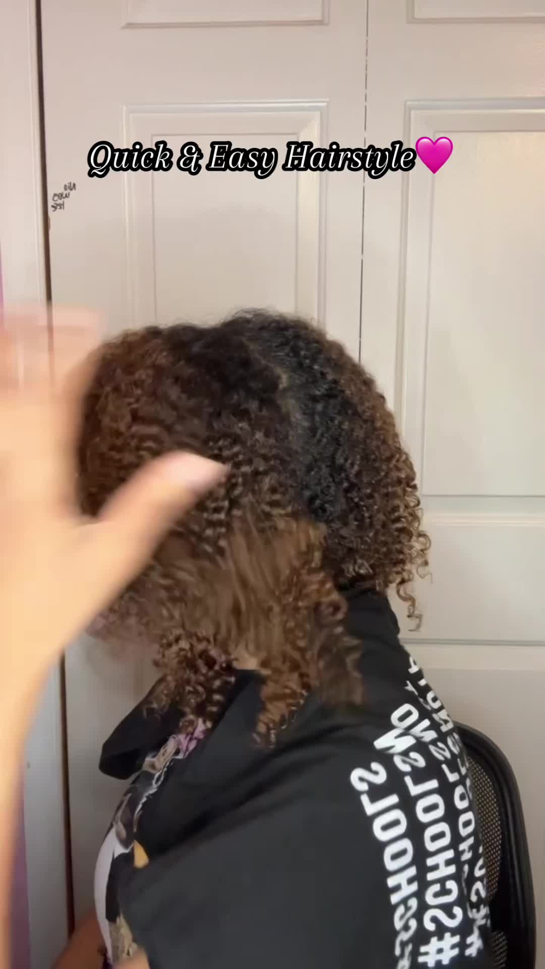 @Curlswithnia