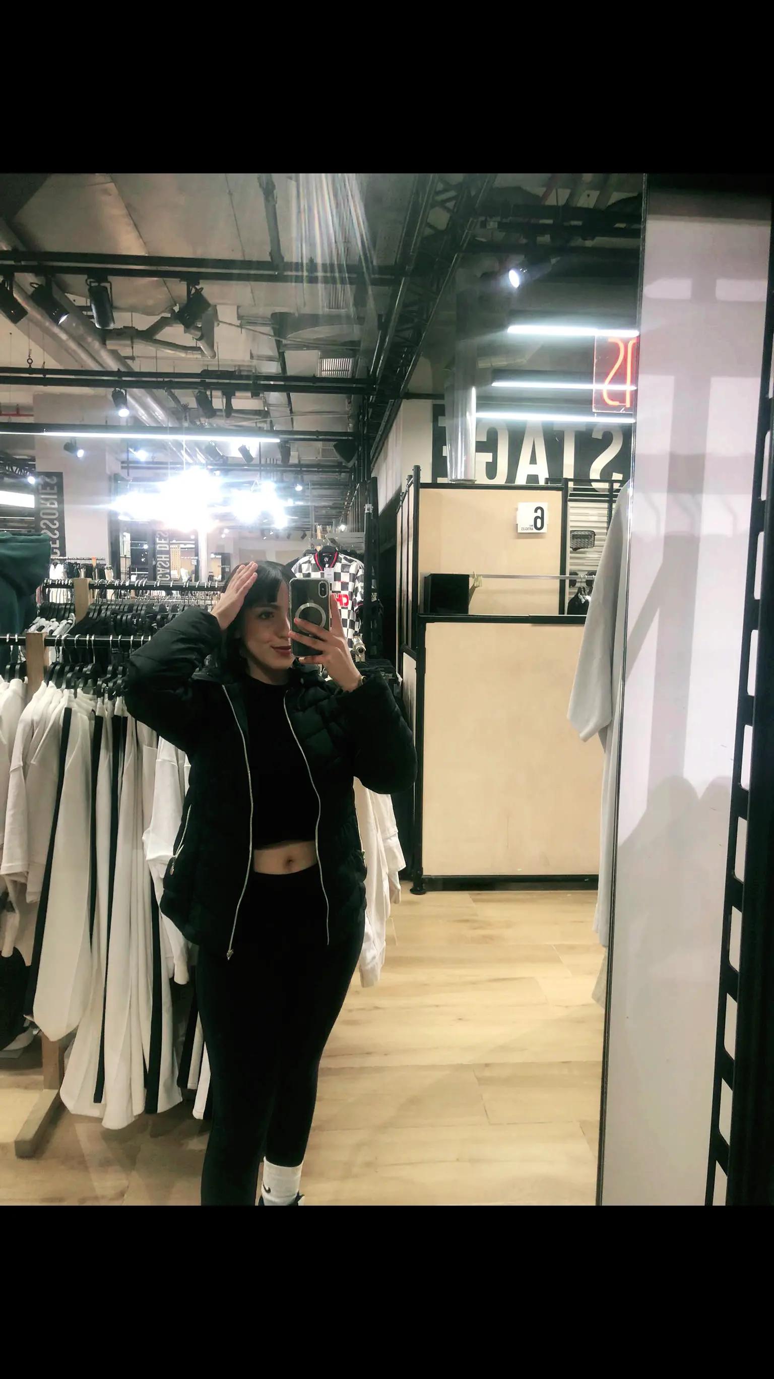 @Eya🐍