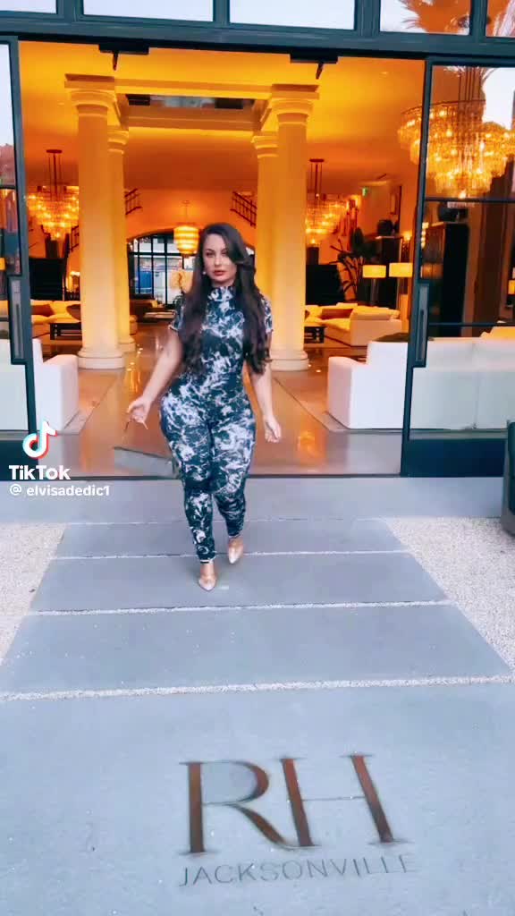 @Walktok