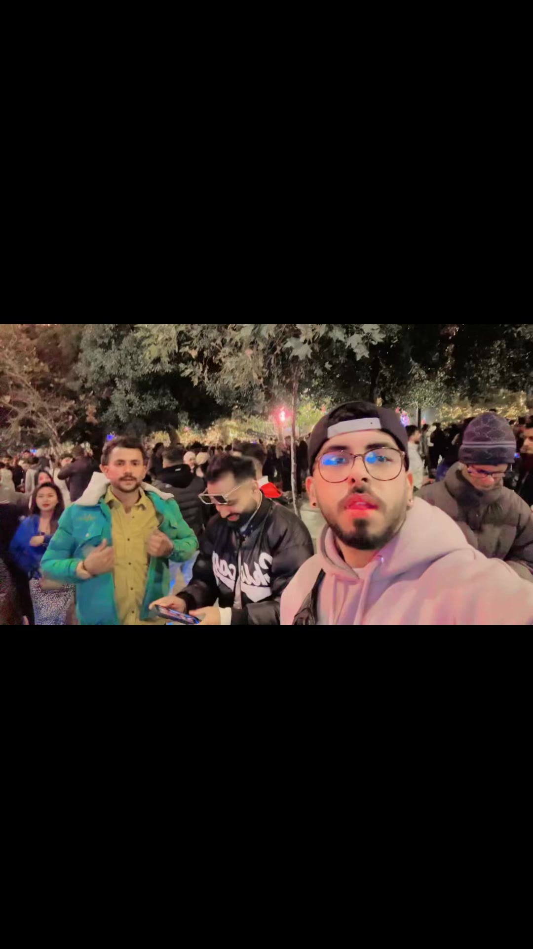 @MUNDA🎭SAlKOTi🦅🎭