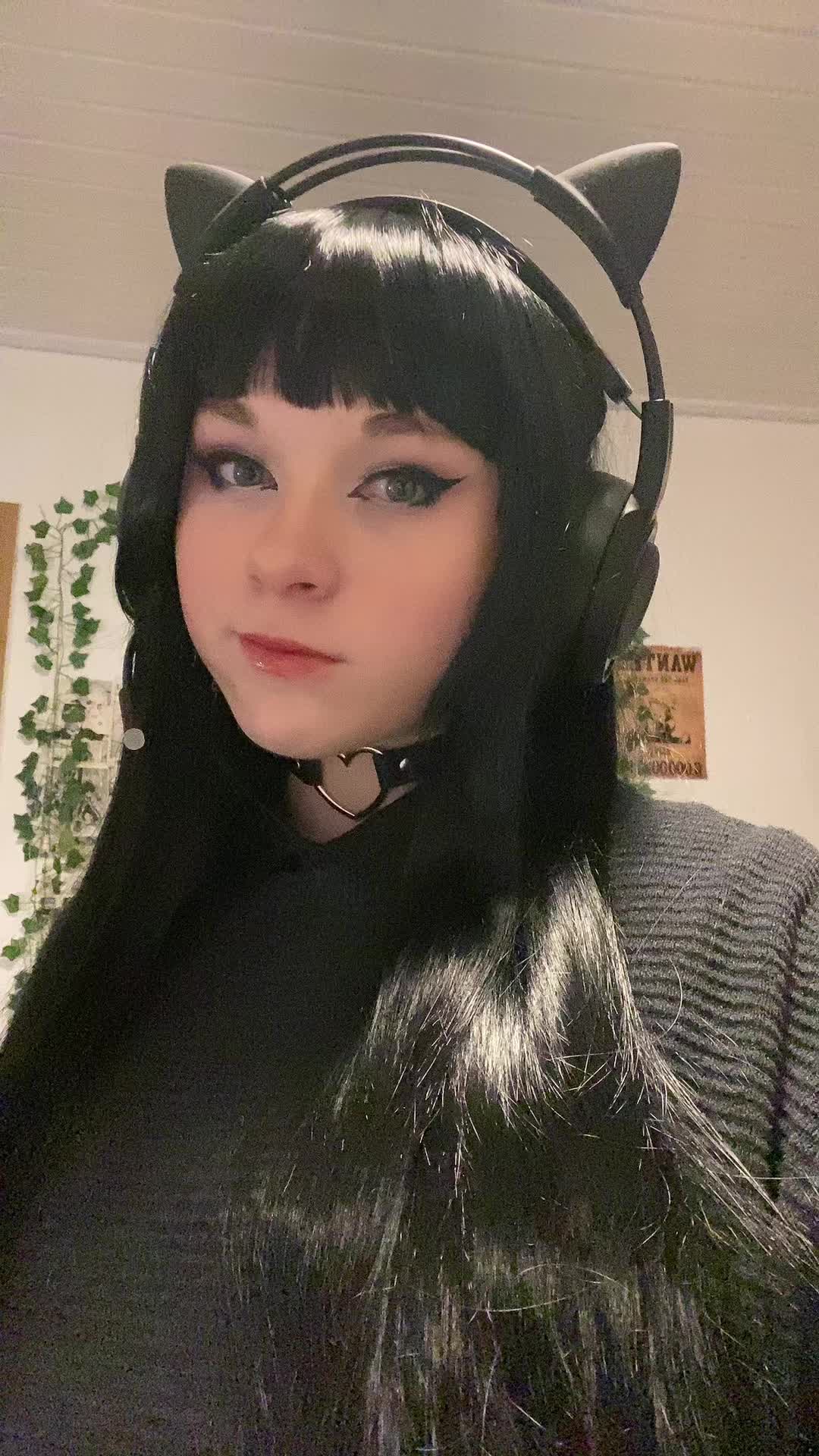 @ᗰIKᑌ¸¸.•*¨*•♫♪