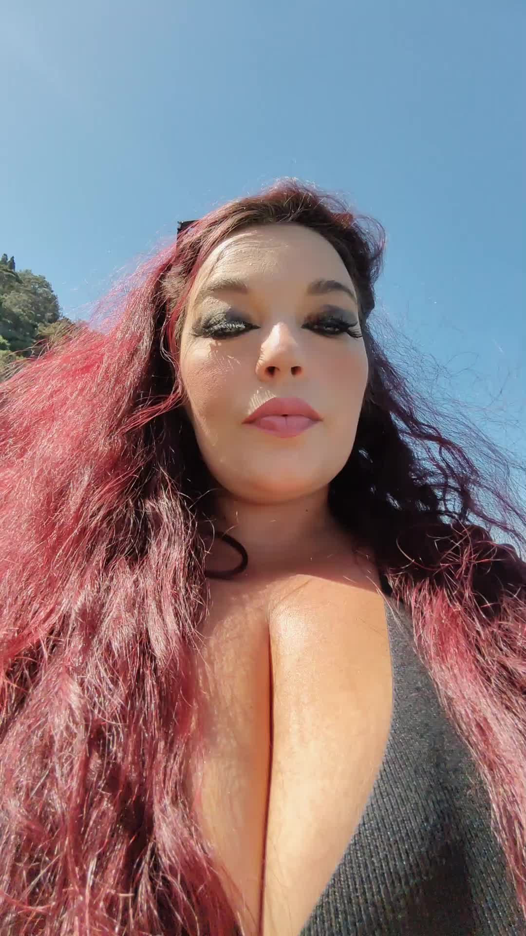 @Sabrina