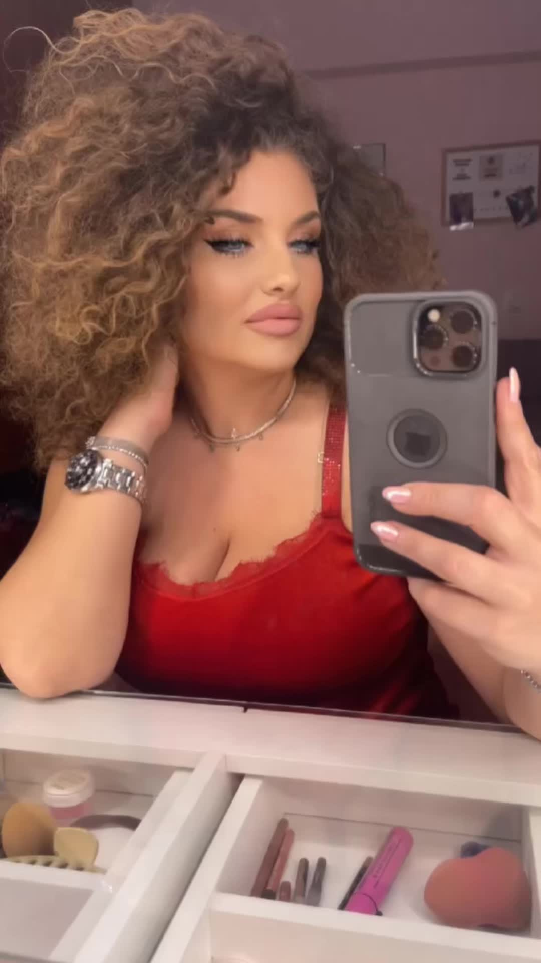 @_.elizabethp🇺🇸🇦🇱🇬🇷