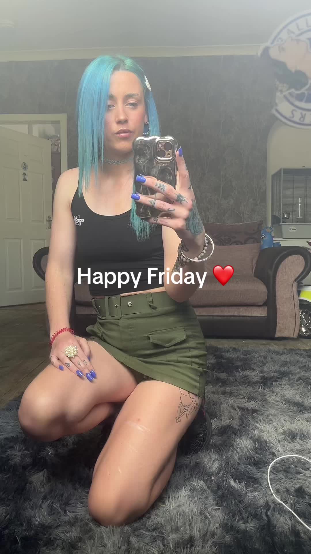 @Holly🦋🦄