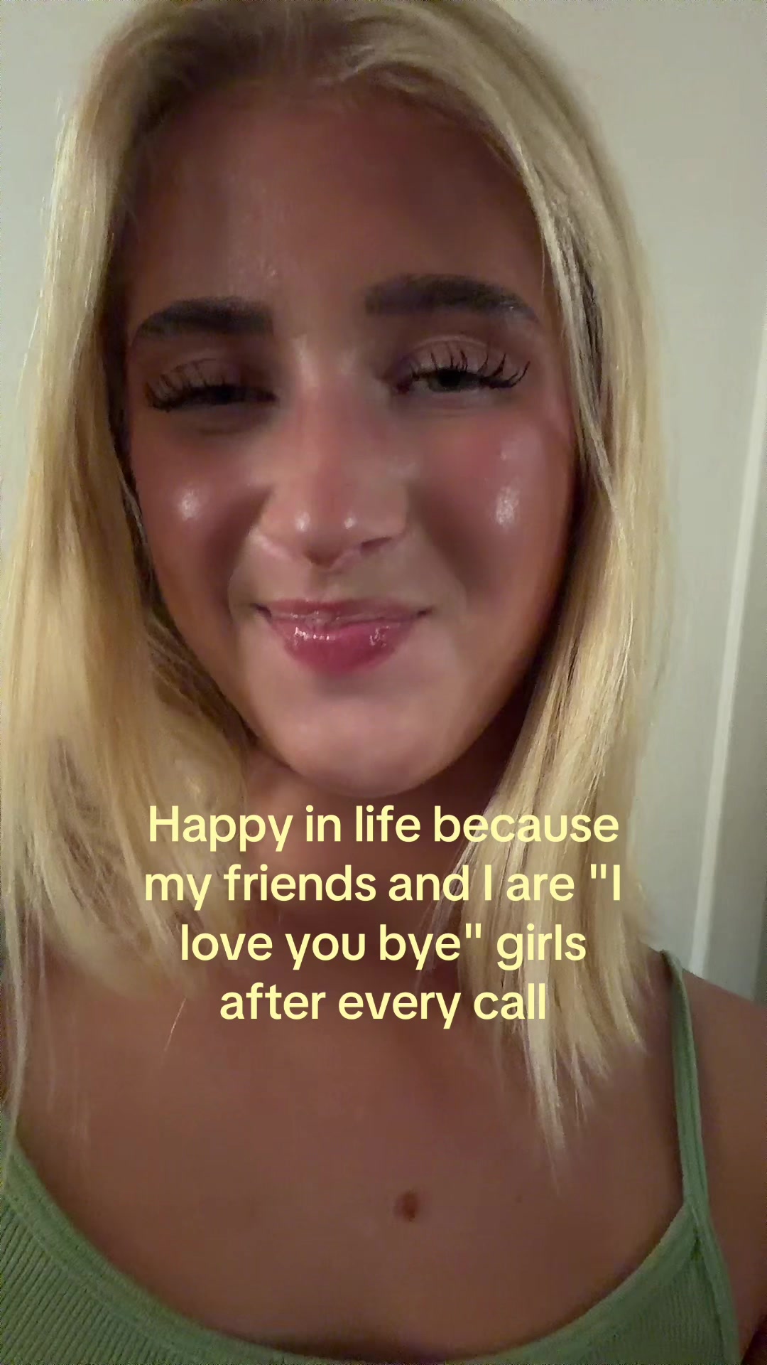 @theelliebarker