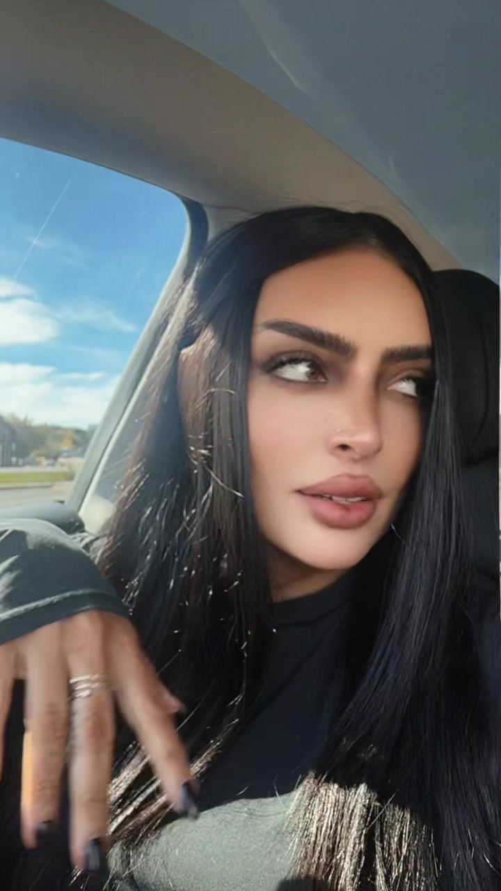 @Elle