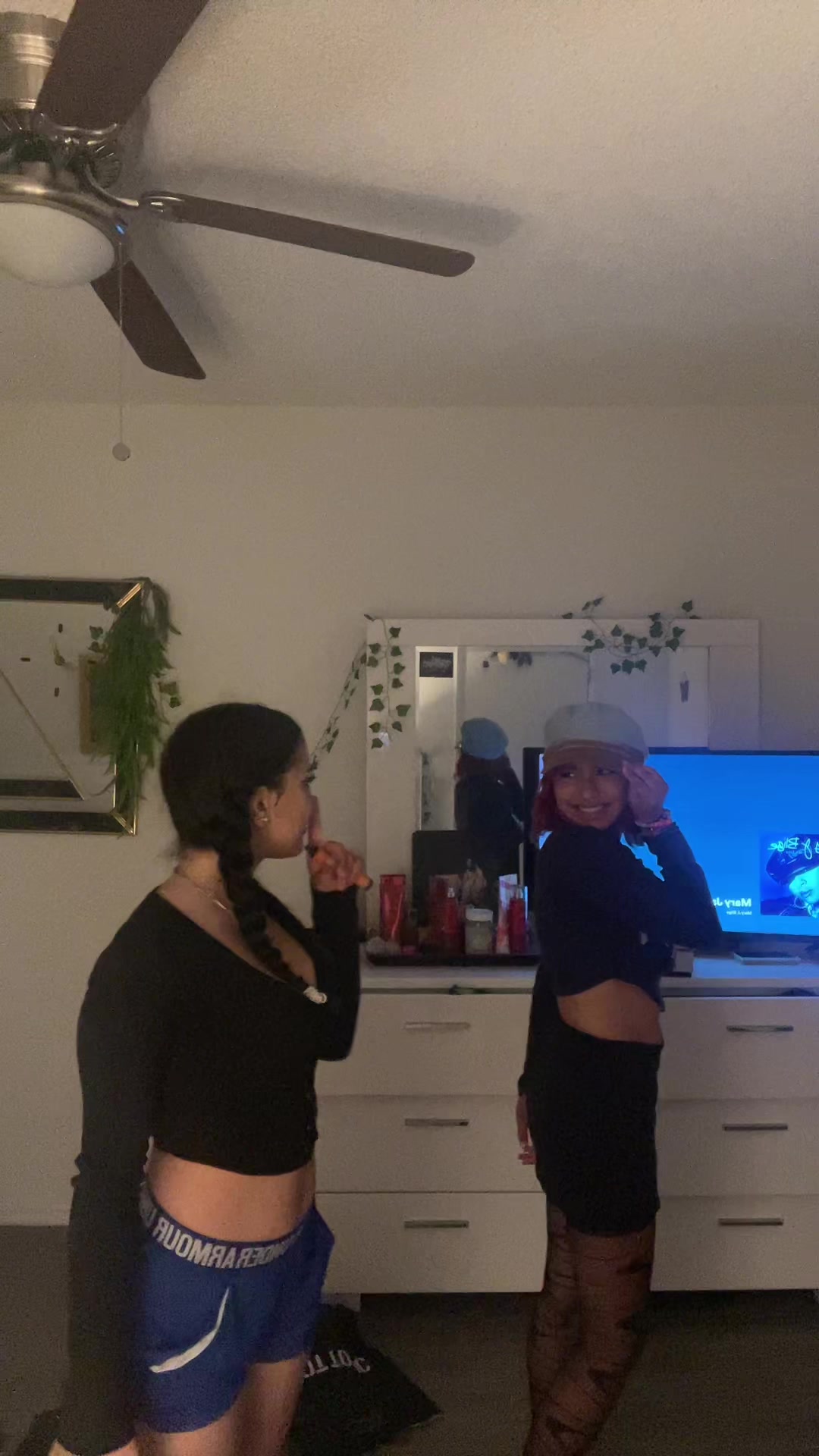@Emily 🎀🦂