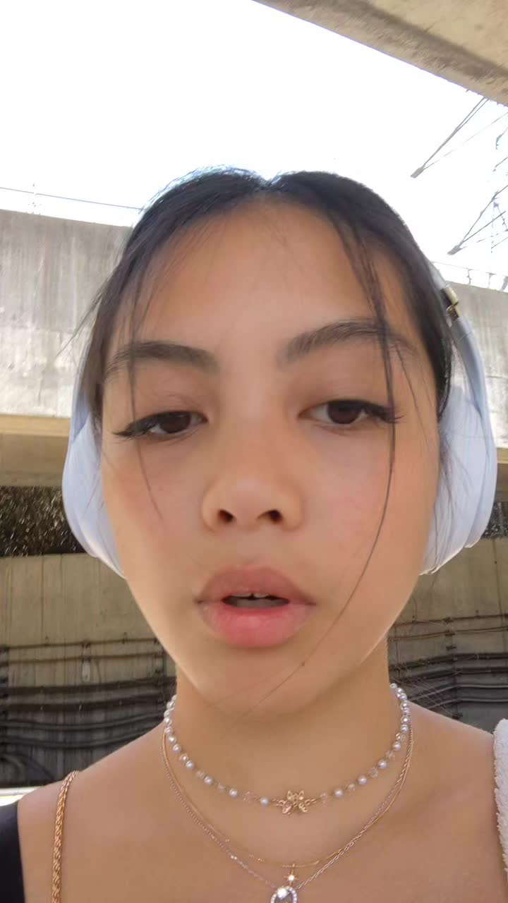 @hannahgiron