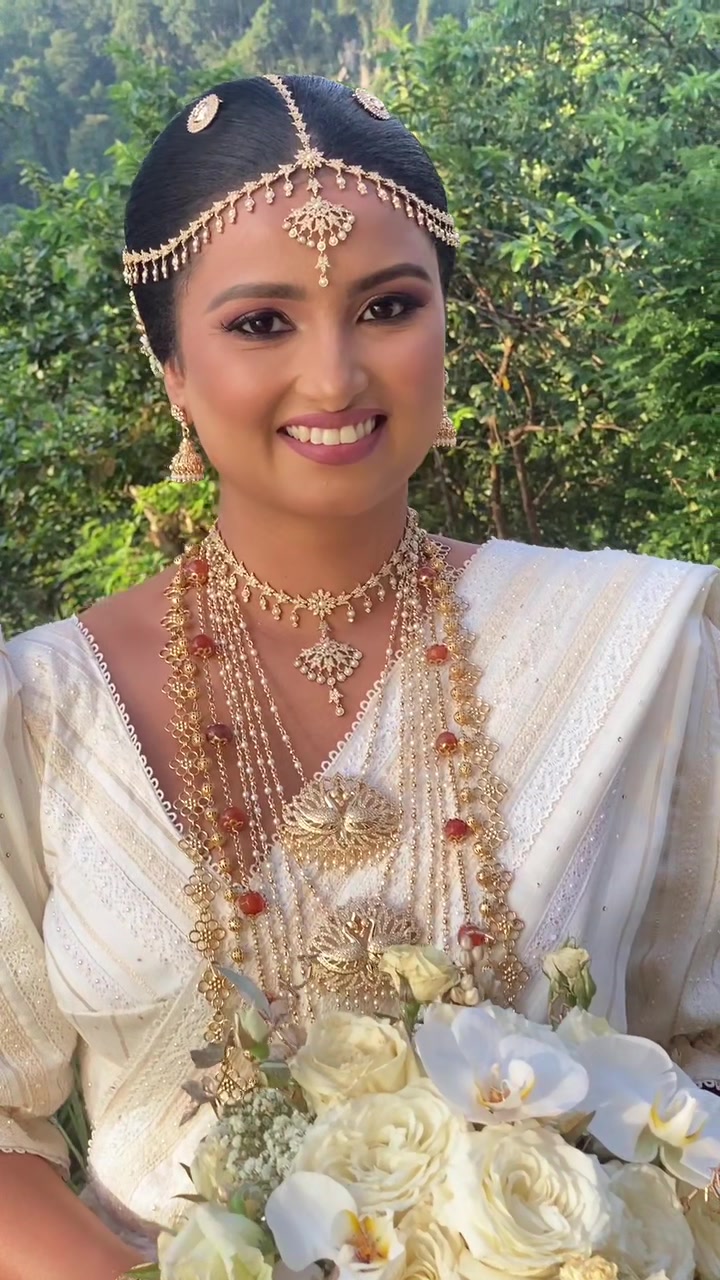 @ceylonbrides.com