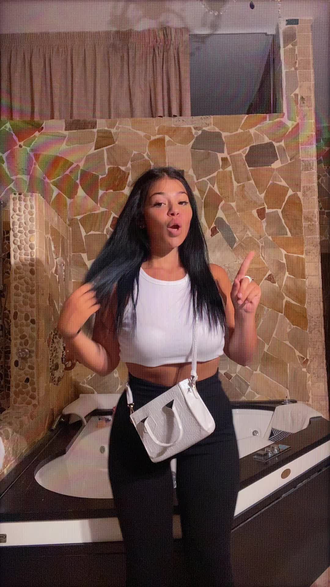 @Tanya_pagano_