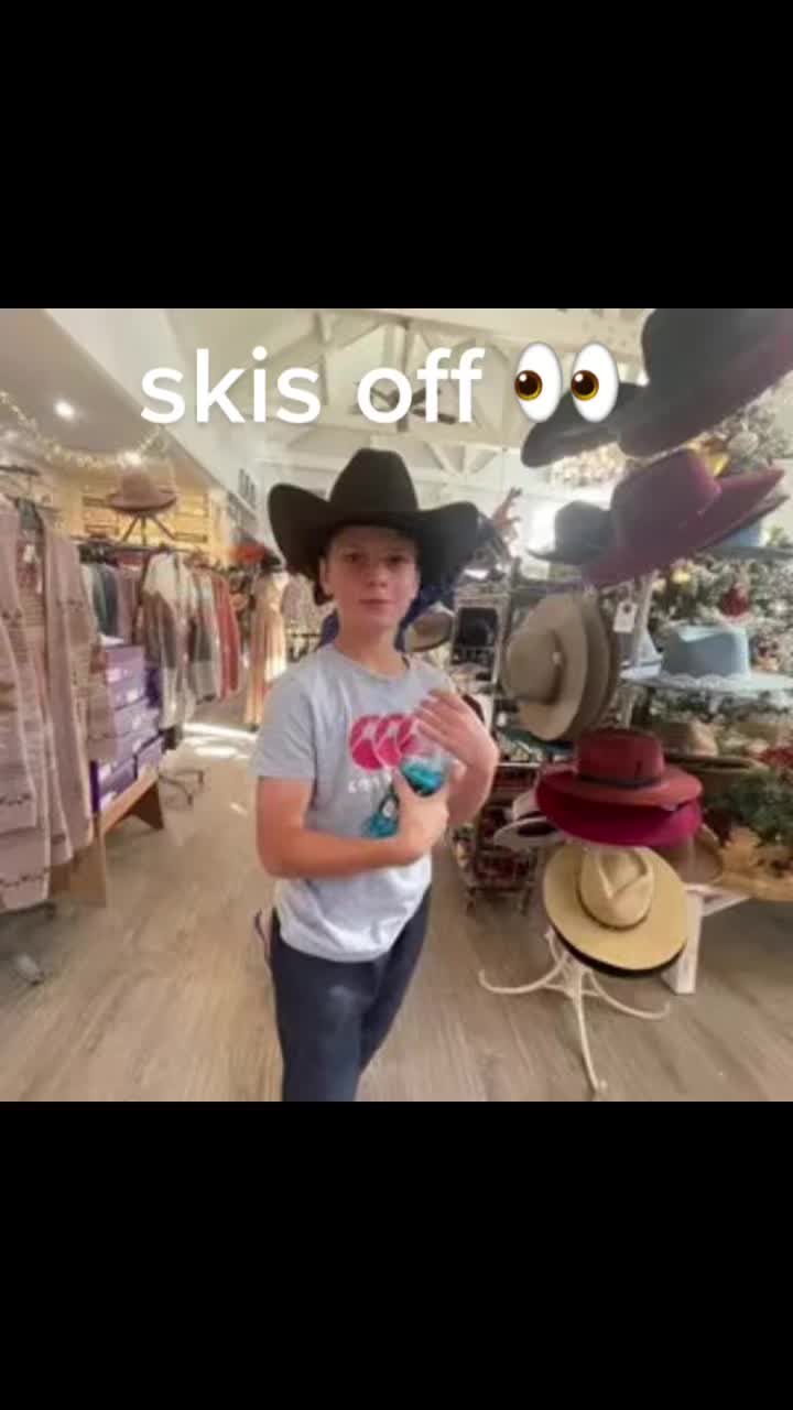 @Sun peaks skiing 🤙