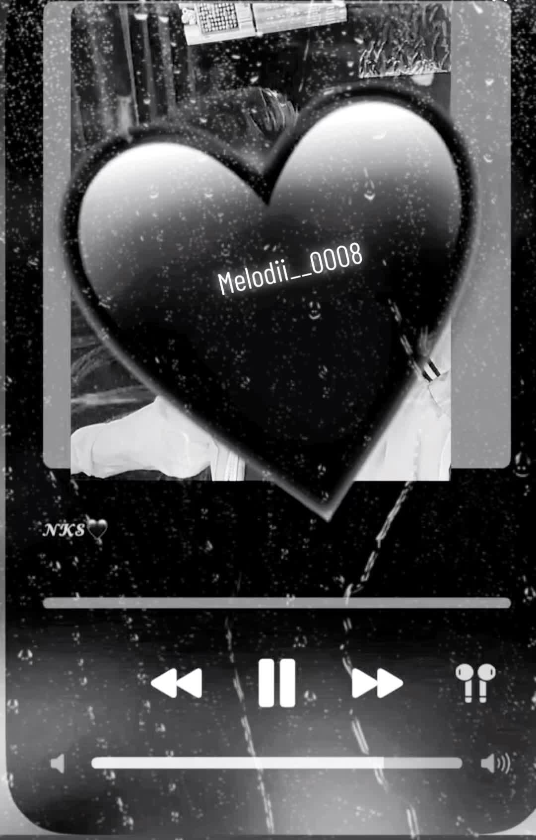 @𝓜𝓮𝓵𝓸𝓭𝓲𝓲🖤♾