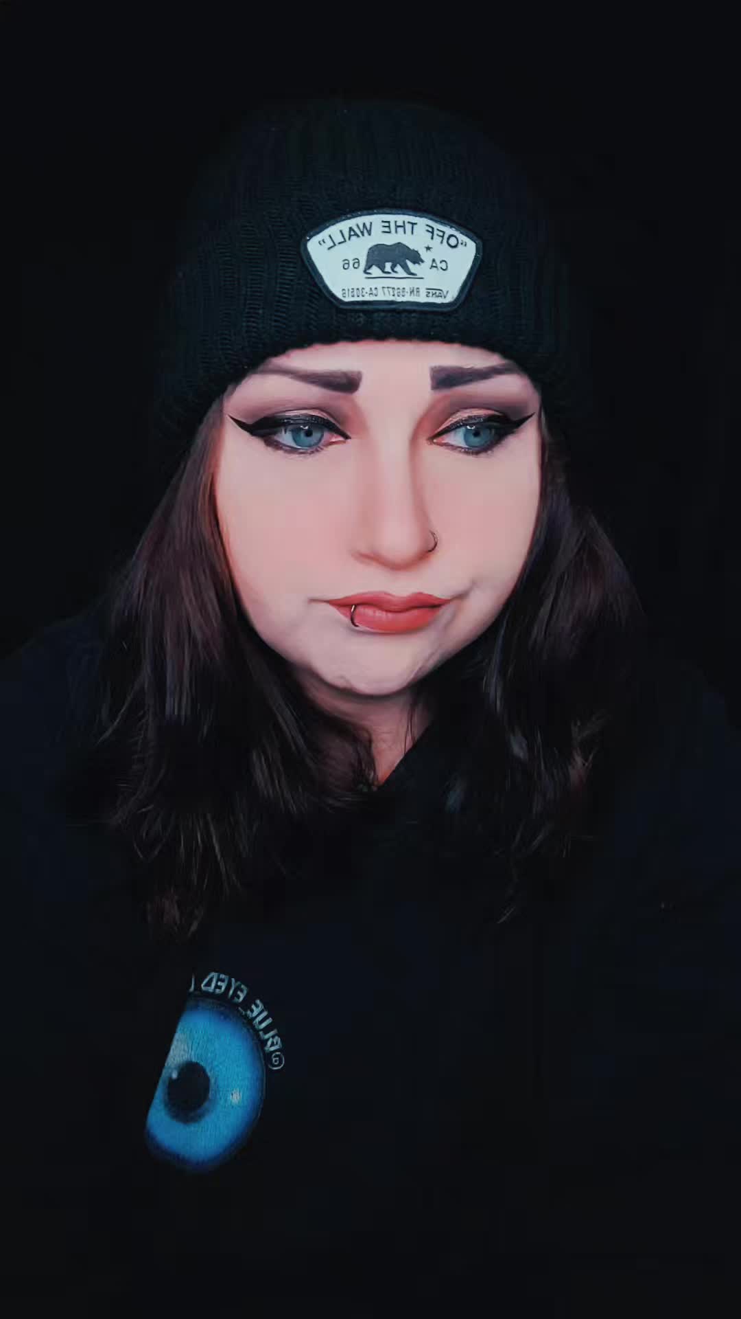 @Blue_Eyed_Darkness