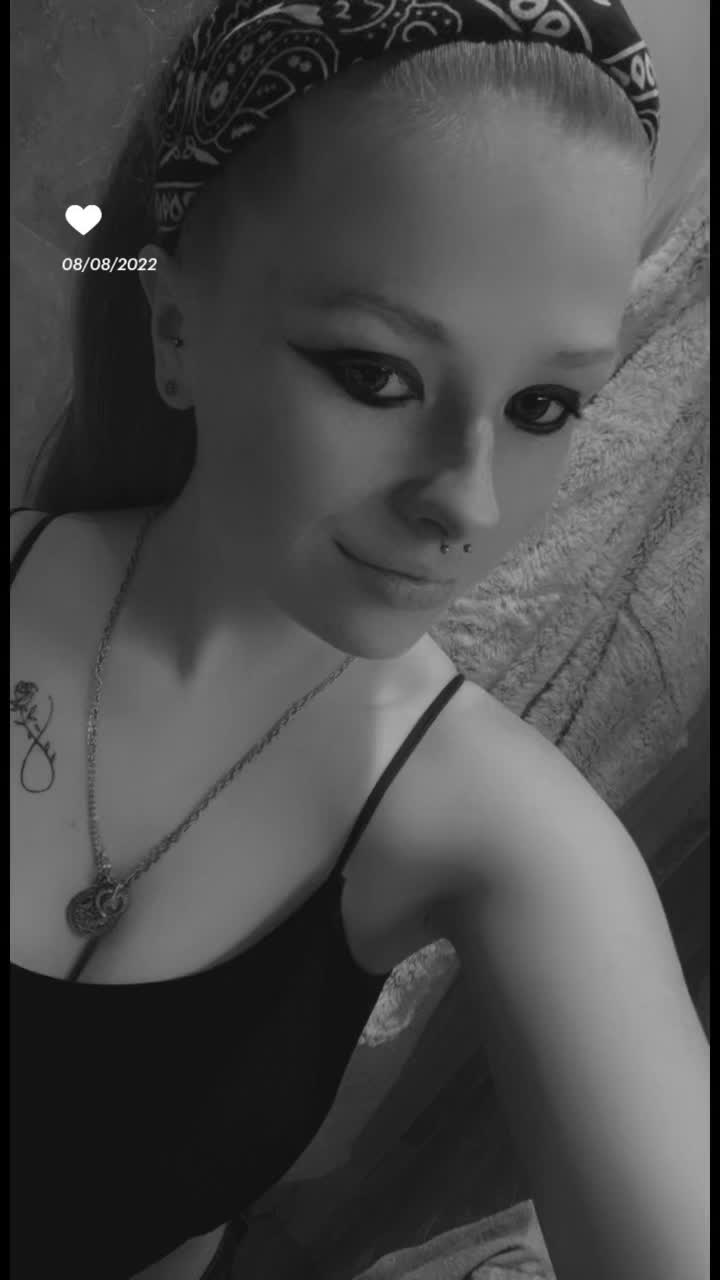 @sarahx_girlInBlack