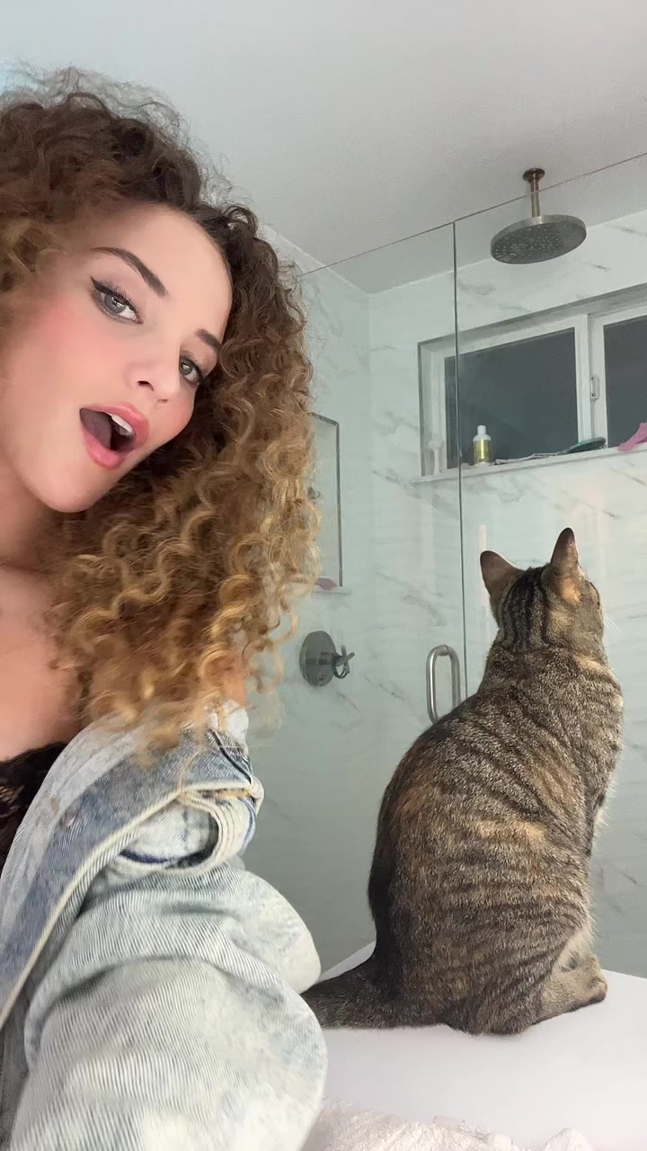 @Sofie Dossi
